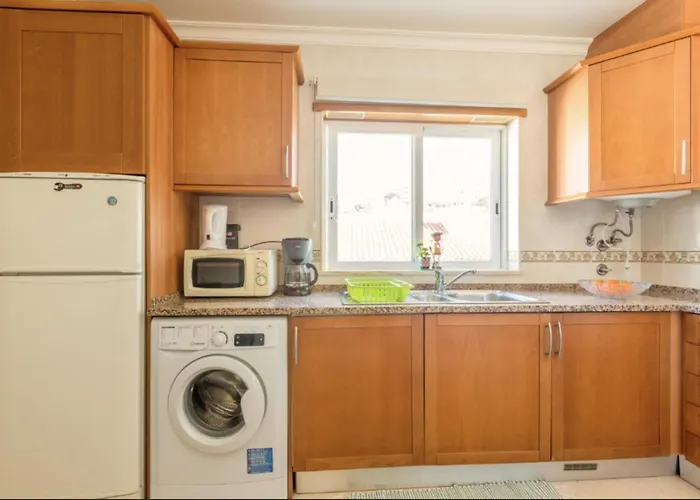 Albufeira Old Town Two Bedroom Apartment Center *