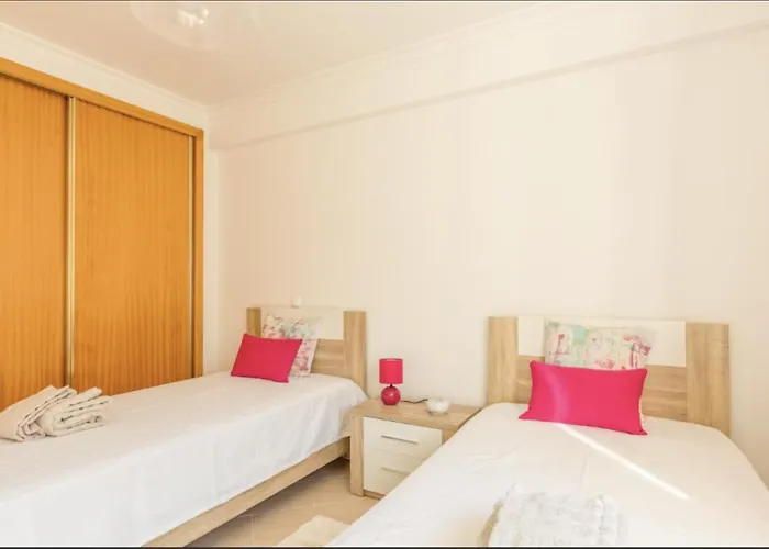 Albufeira Old Town Two Bedroom Apartment Center