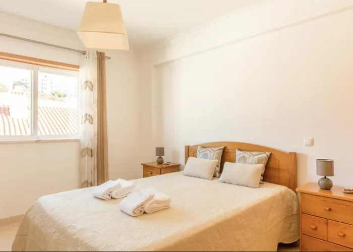 Albufeira Old Town Two Bedroom Apartment Center *